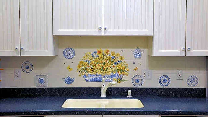 Bettes Yellow Daffodils and Blueware, the tile mural installed in Bettes blue and yellow kitchen decor.